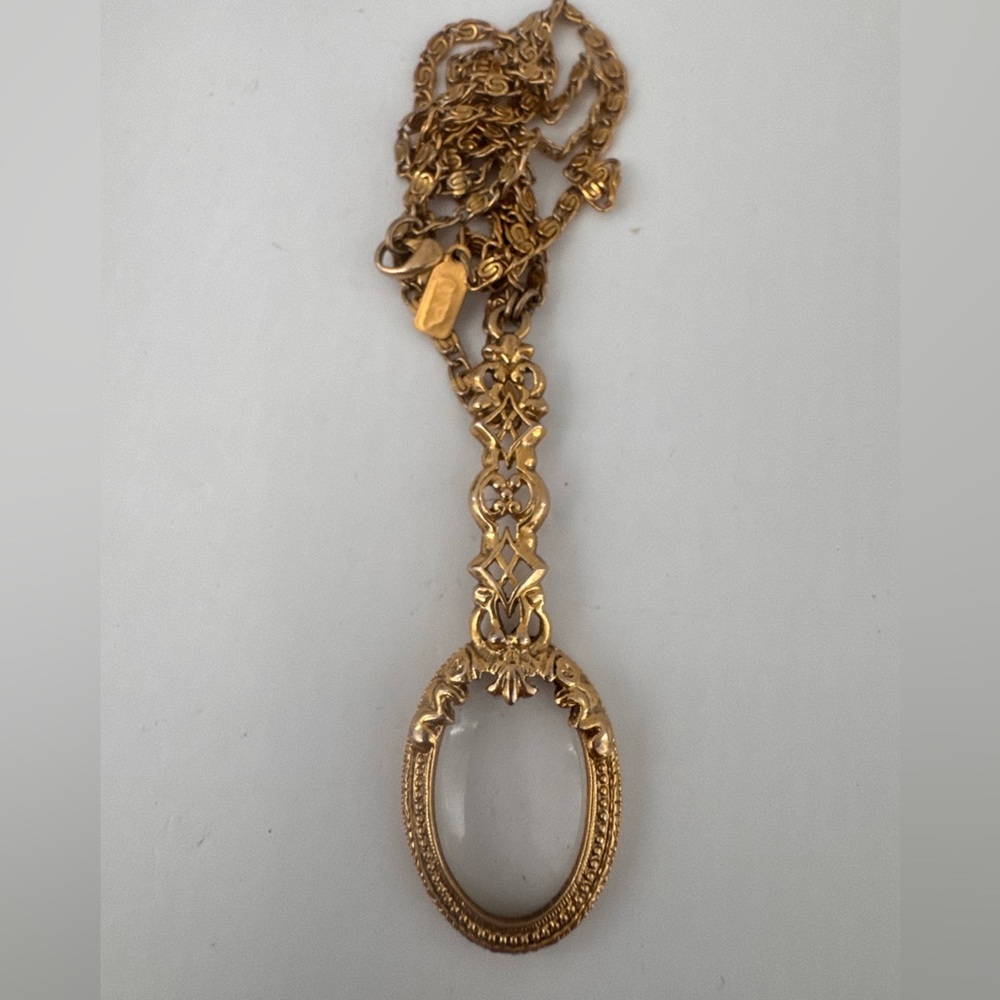 Vtg 1928 pendant necklace magnifying glass gold tone Victorian revival signed